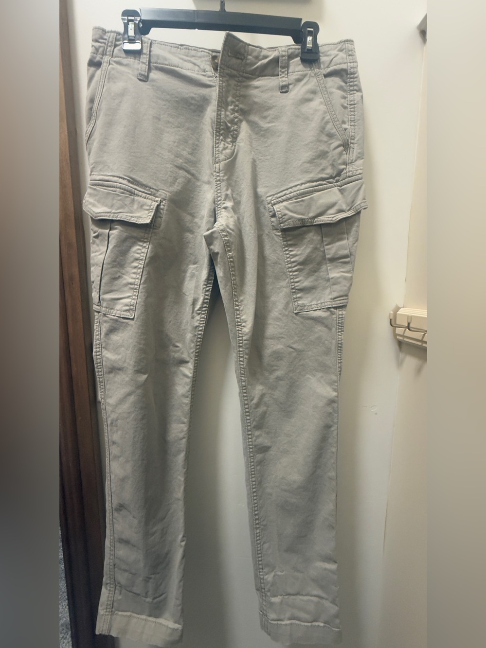 Aeropostale Men's Cargo Pants in Light Gray - Slim Utility Style
